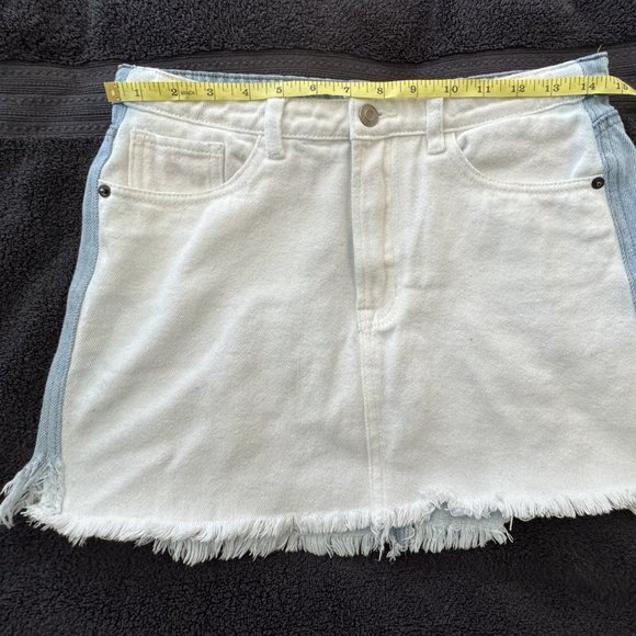 Vintage Havana Jean Skirt Women's Medium Blue White Distressed Short and Chic! - Picture 7 of 7